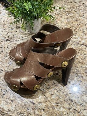 Stuart Weitzman Brown Leather Platform Heel Sandals with Brass Studs 10